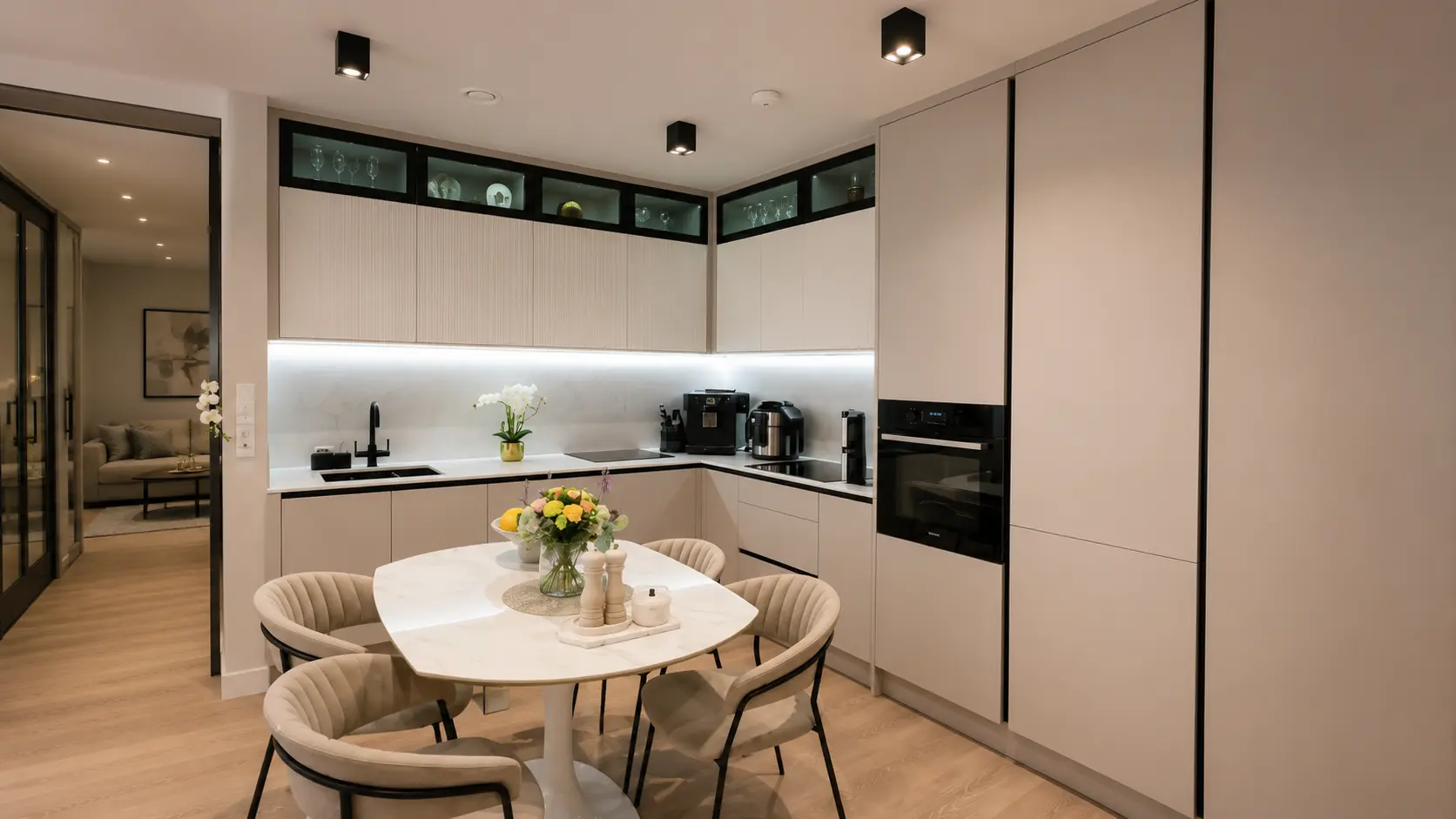 Handleless kitchen, made to measure